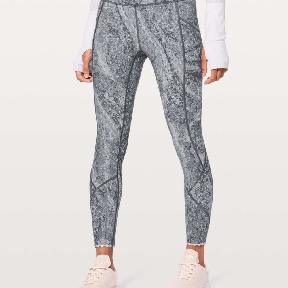 Lululemon Tight Stuff Tights Scalloped Leggings